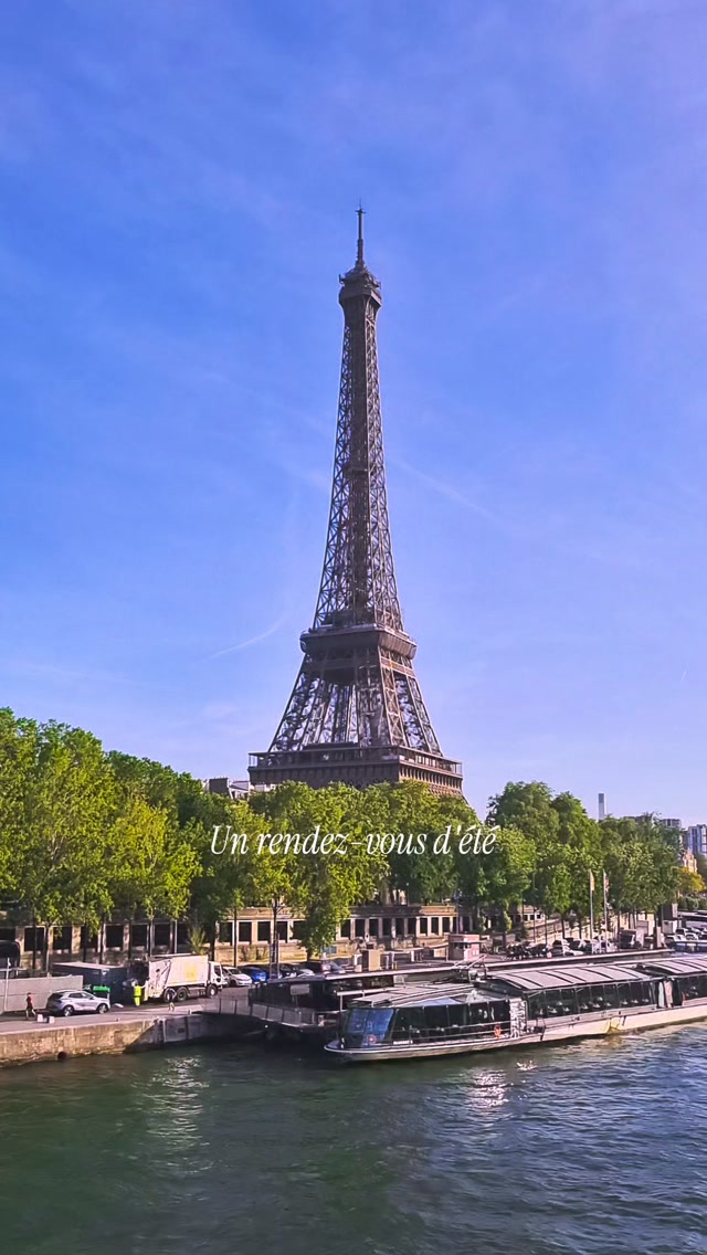 Picnic davanti alla Tour Eiffel, aspettando che il sole tramonti. Un appuntamento immancabile dell'estate.
•
•
•
#toureiffel #frammentidiparigi #toureiffelparis #summerinparis #parisvibes