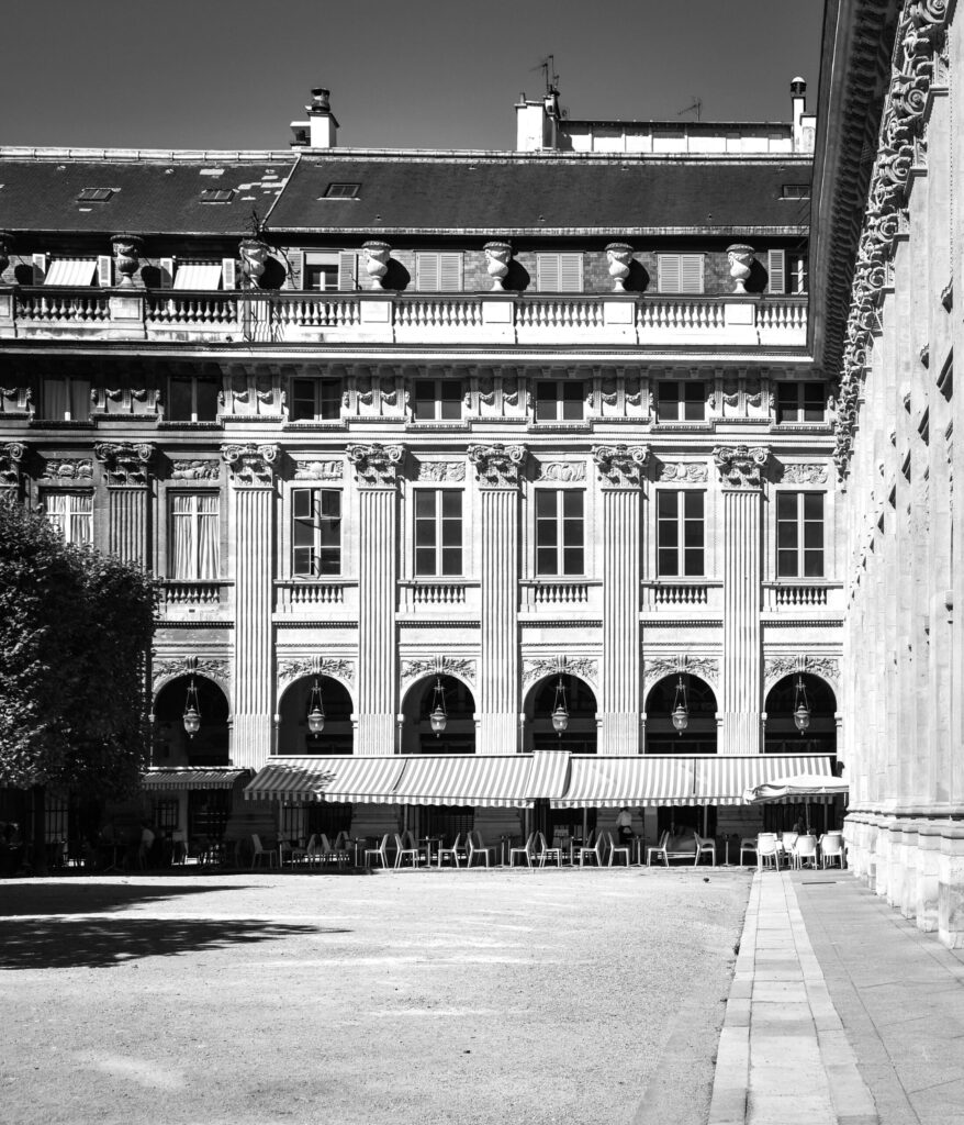 I portici della Galerie Montpensier visti dal giardino